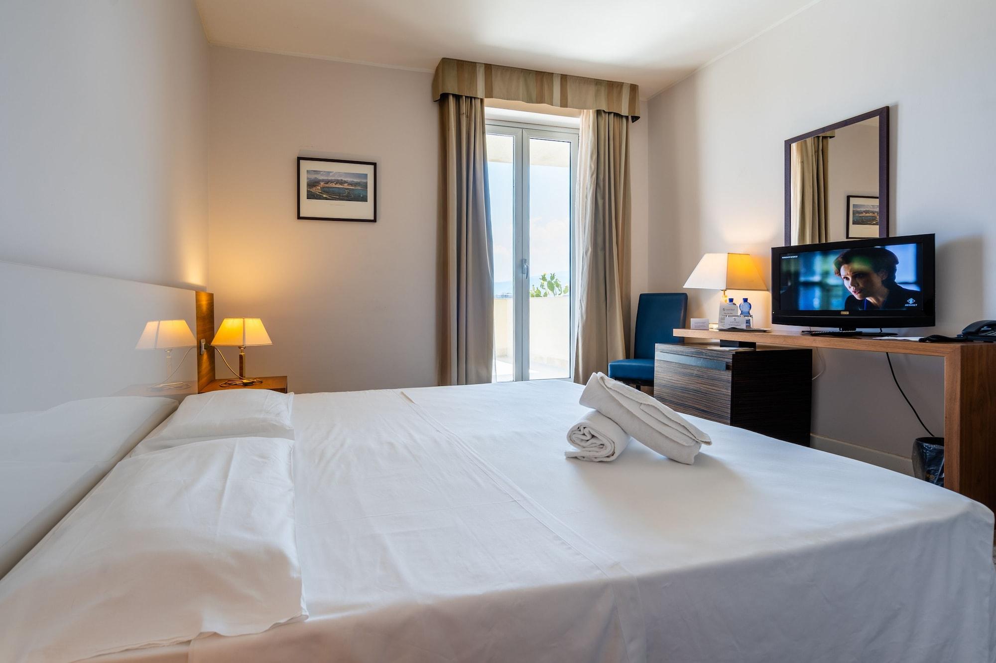 Capo Peloro Hotel (Adults Only) Торре-Фаро Экстерьер фото